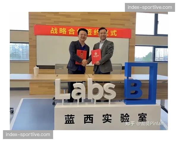 某球队与大学实验室合作，开发基于AI的实时转换进攻机会识别与建议系统